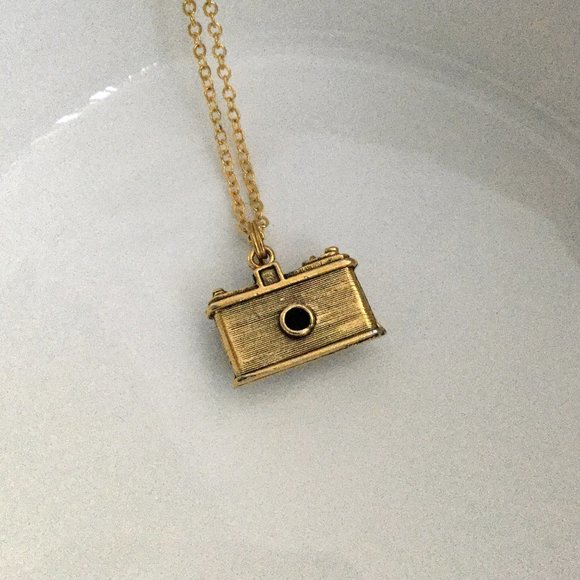 Miniature Camera Old Fashioned Old School Film Camera Photography Charm Necklace - Picture 6 of 10